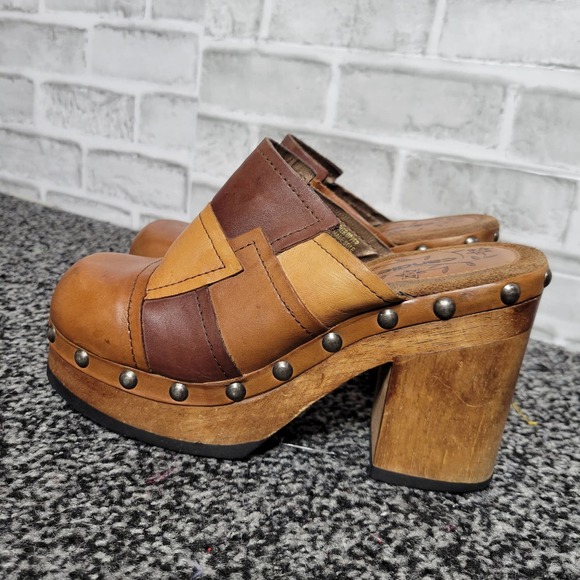 Candie’s Shoes - Vintage 90s Y2K Leather Patchwork Wooden Clog Heels